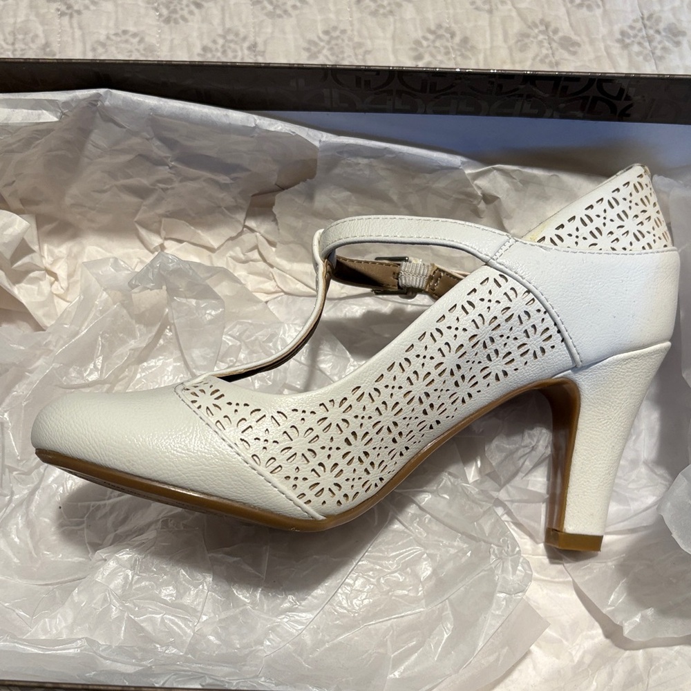 Giani Bernini Vineza2 White - Picture 2 of 6